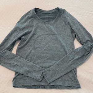 lululemon athletica Heathered Gray Long Sleeve Top